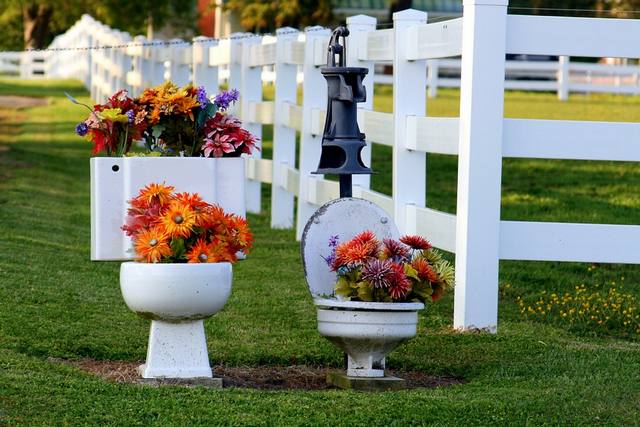 toilet_and_flowers_14